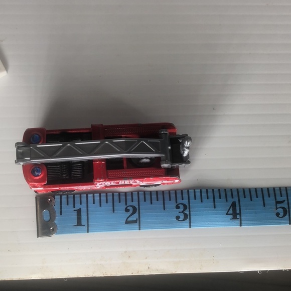 Matchbox 1981 Mattel Firetruck with Snorkel for fire rescue. Made in China - Picture 8 of 8